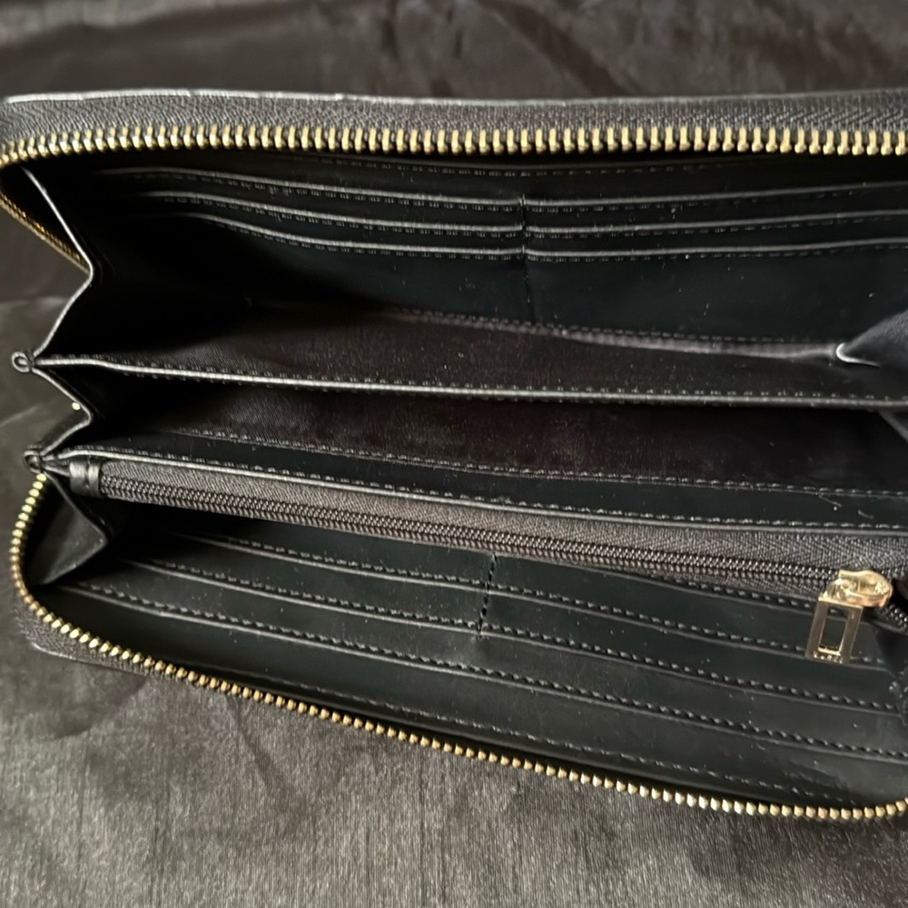 GUESS Wallet - Black preowned - Picture 4 of 17